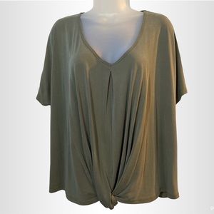 MISS CHIEVOUS-Women’s Green Short Sleeve, Gathered Front, Knot Front Top. Md.